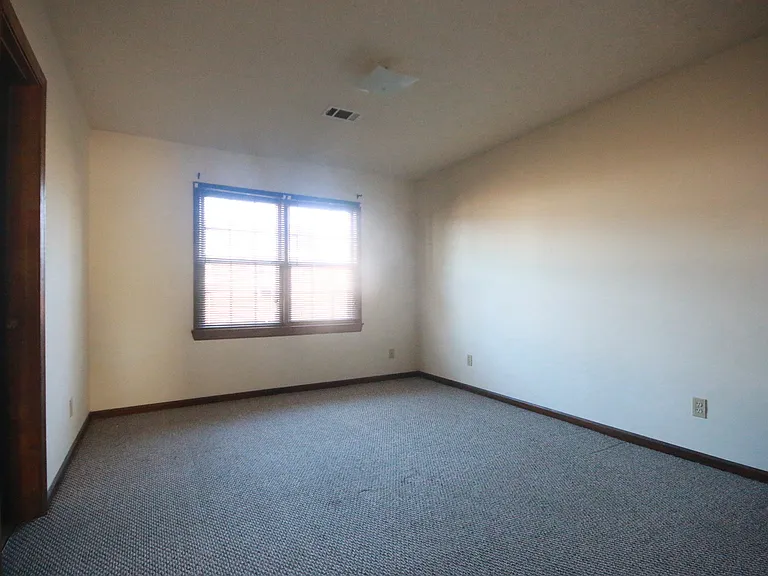 129 Williamson St SW — Photo 13