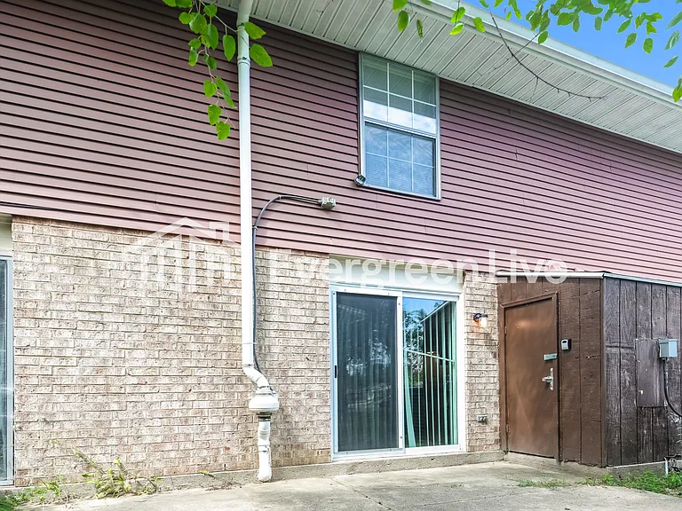 8047 Mount Aetna St — Photo 15