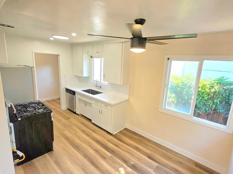 3241-45 S Pacific Ave #3245 — Photo 3