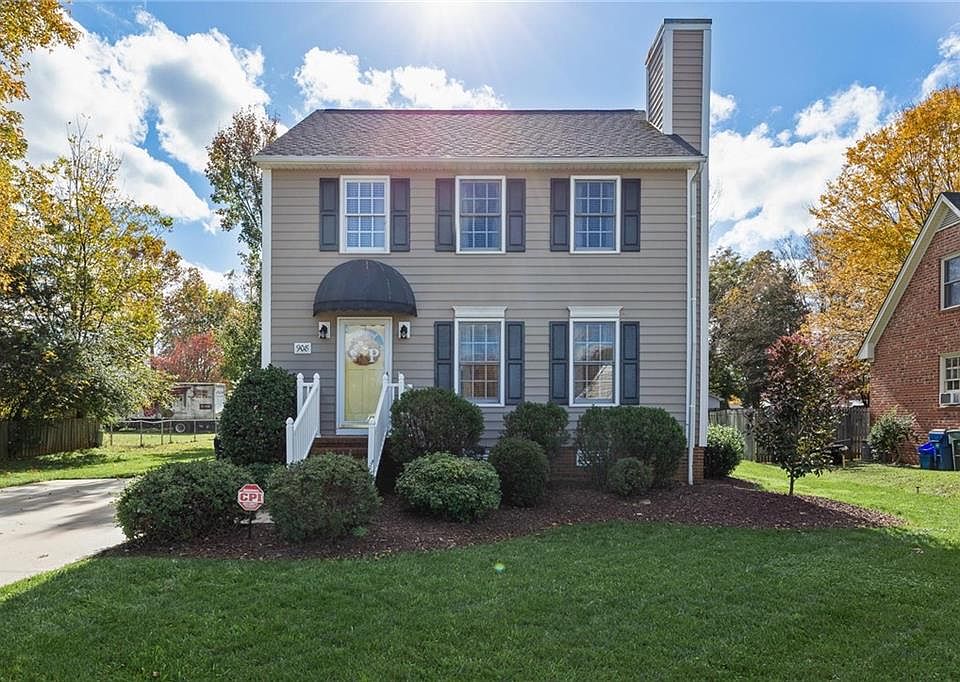 1st image of 908 Park Dr