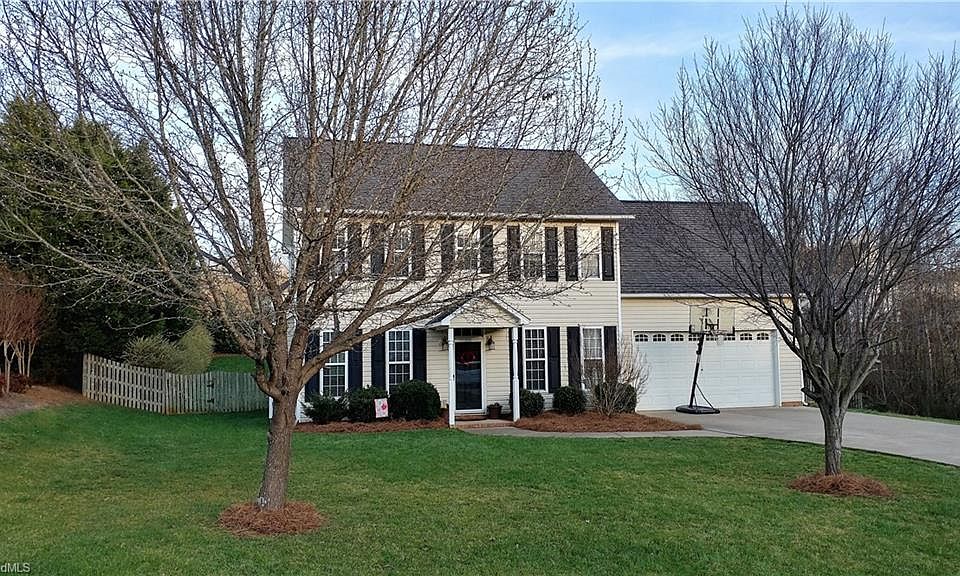 2nd image of 1015 Laurel Creek Ln