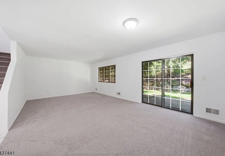11 Deer Hill Ct — Photo 10