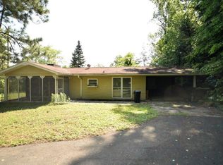 905 Shoal Creek Rd, Whittier, NC 28789