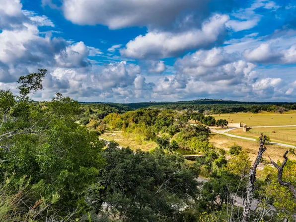 205 Mount Gainor Rd, Dripping Springs, TX 78620
