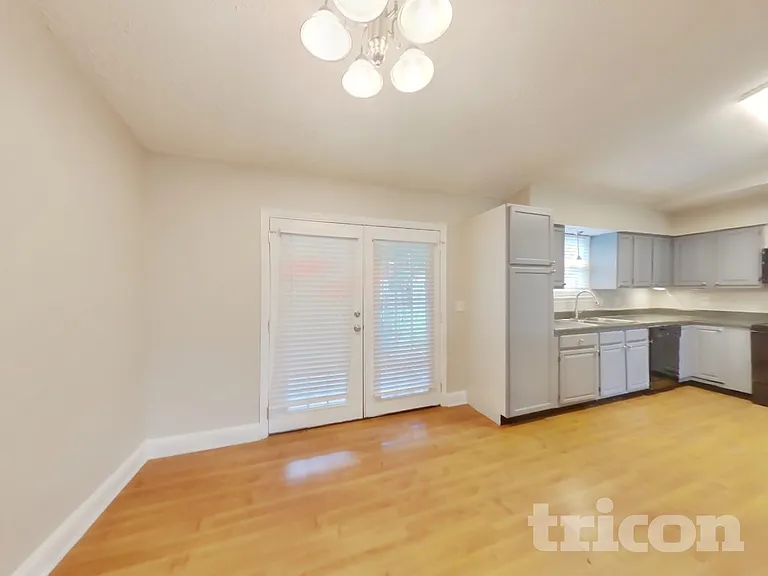 554 Peregrine Ct — Photo 5