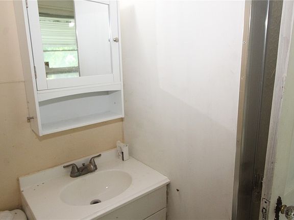 3rd image of 2720 Midland Ave #20