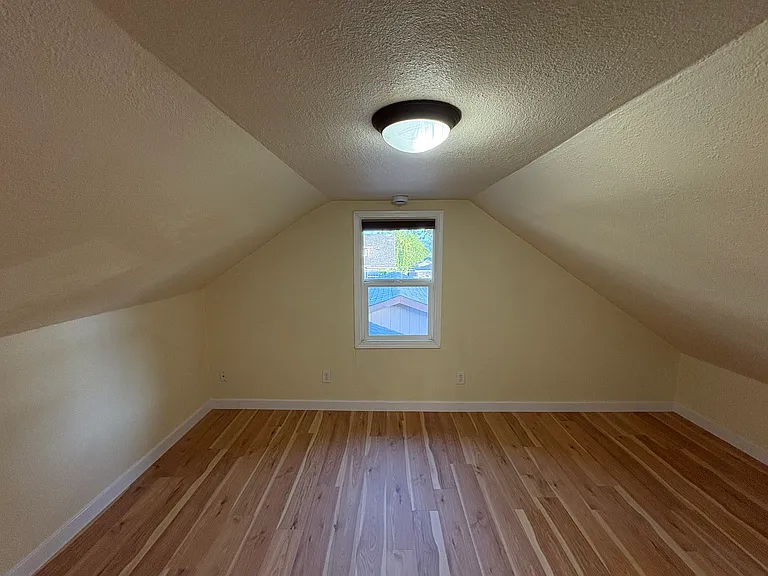 4138 W G St — Photo 16