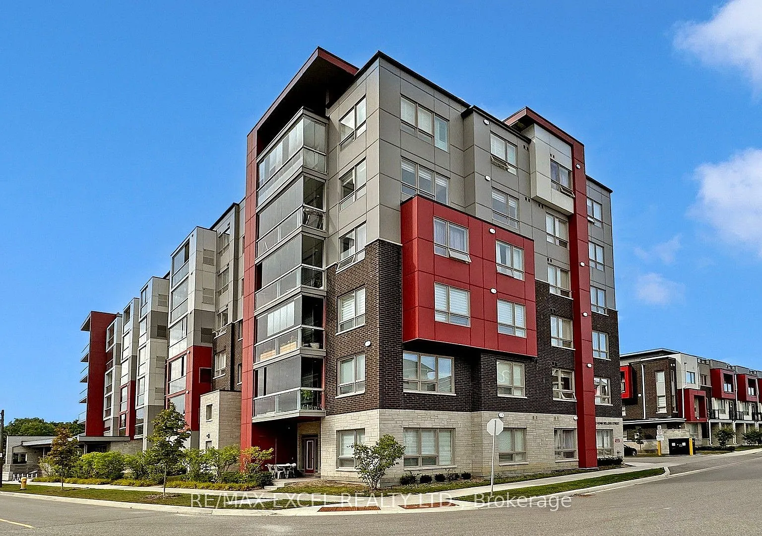 2 Adam Sellers St — Photo 1