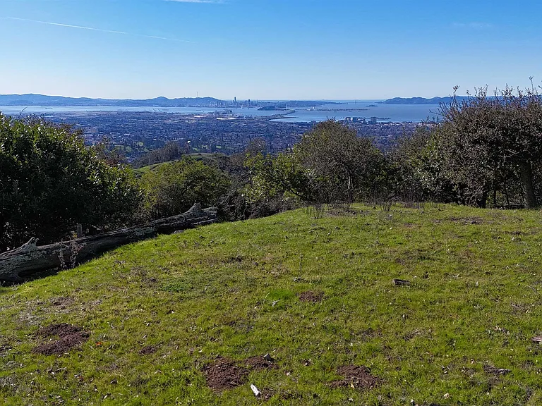 6100 Skyline Blvd — Photo 34