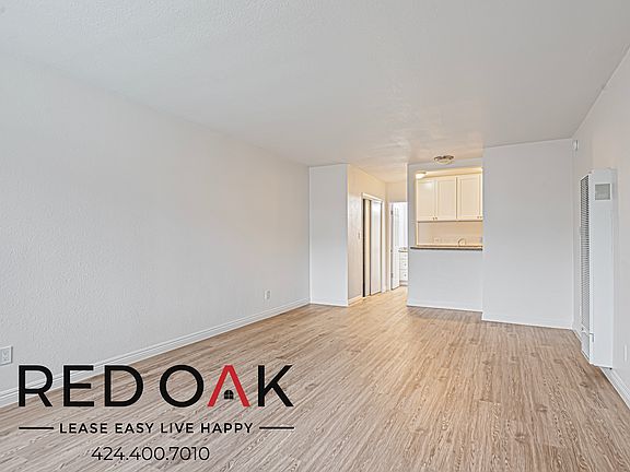 4th image of 8040 1/3 Reseda Blvd #201