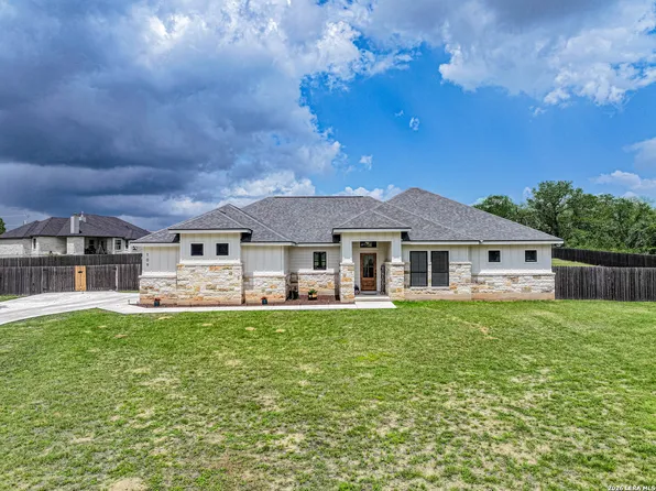 109 Archer Ridge Dr, La Vernia, TX 78121