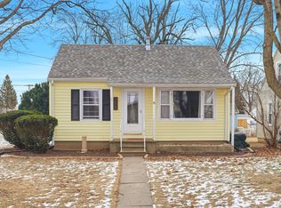 1024 Avery Ave, Dixon, IL 61021