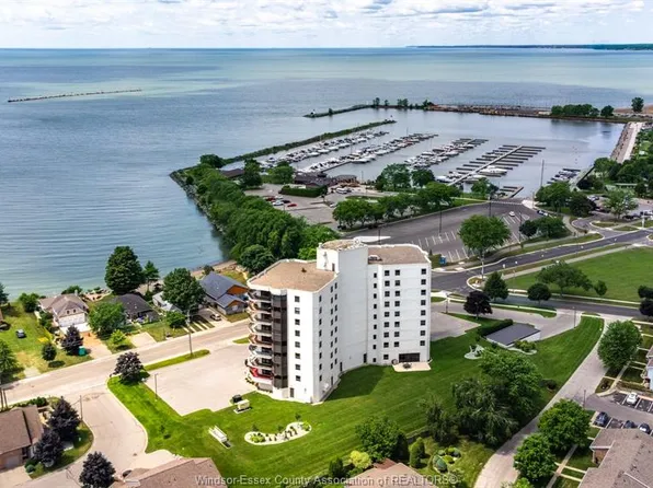 109 Robson Rd #403, Leamington, ON N8H 3V4