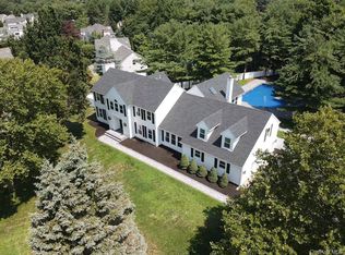 1 Miller Farms Ct, Miller Place, NY 11764