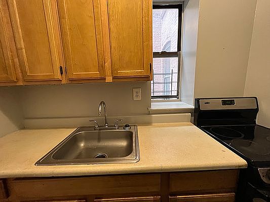 3rd image of 1280 Dean St #E3