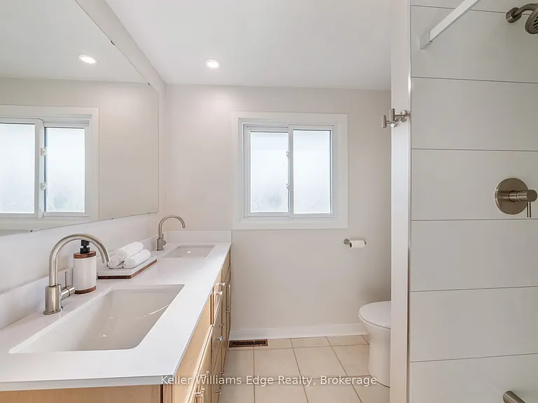 153 Dudhope Ave — Photo 12