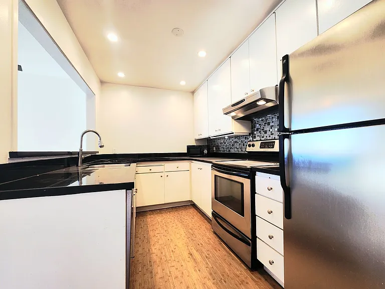 902 Peninsula Ave #405 — Photo 16