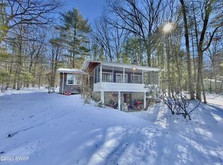 122 Maple Dr, Shohola, PA 18458