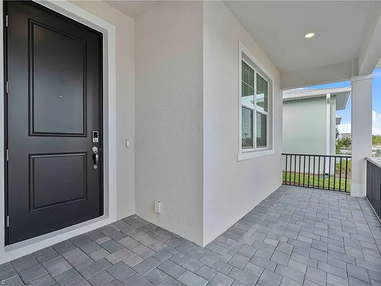 16420 Seven Lakes Ave — Photo 2