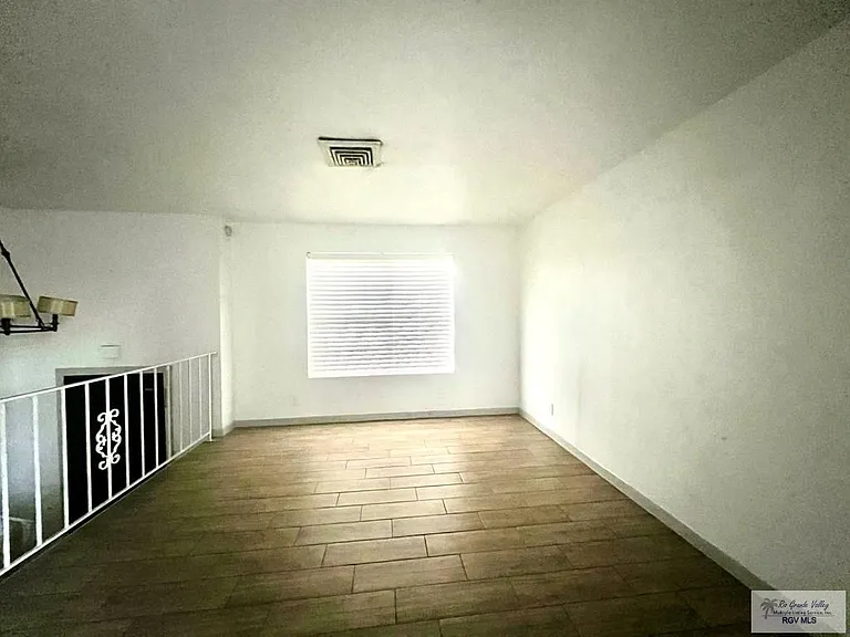 1124 Sierra Grande Dr — Photo 5
