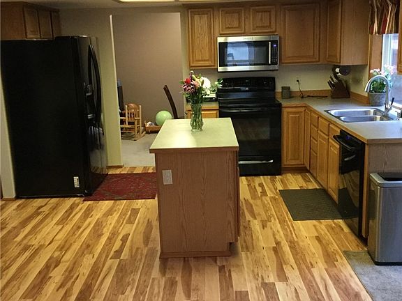3rd image of 904 66th Ave E
