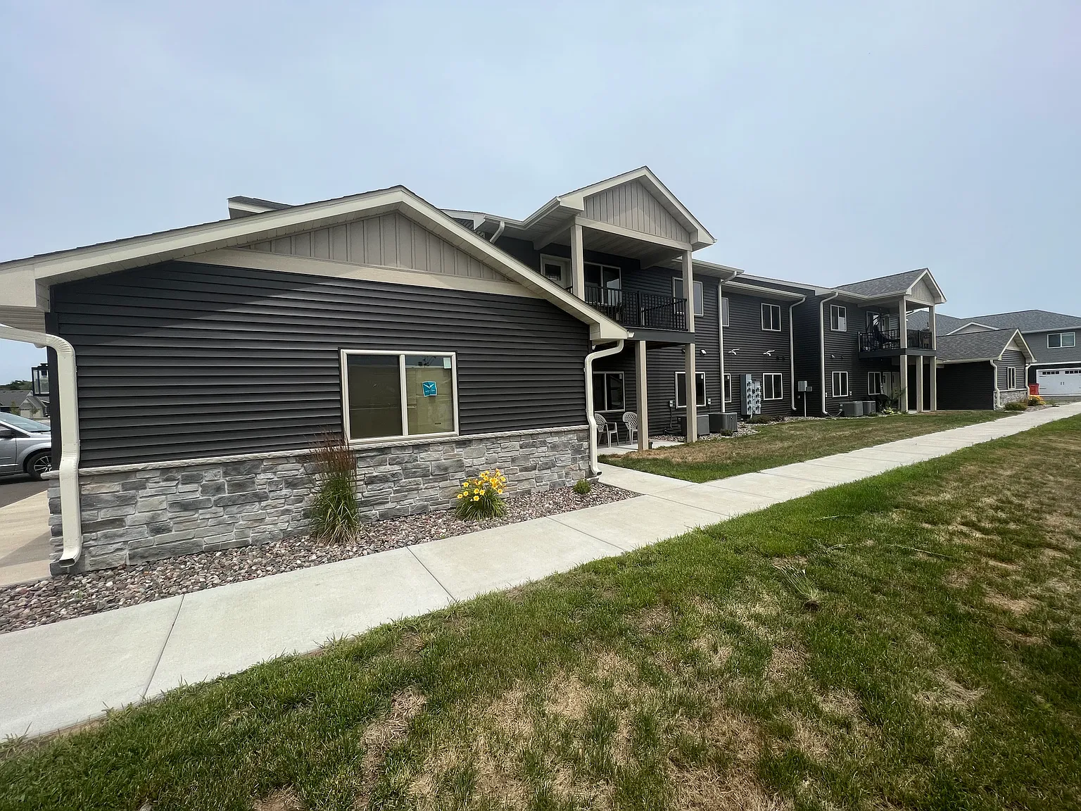 258 Cole Dr — Photo 1