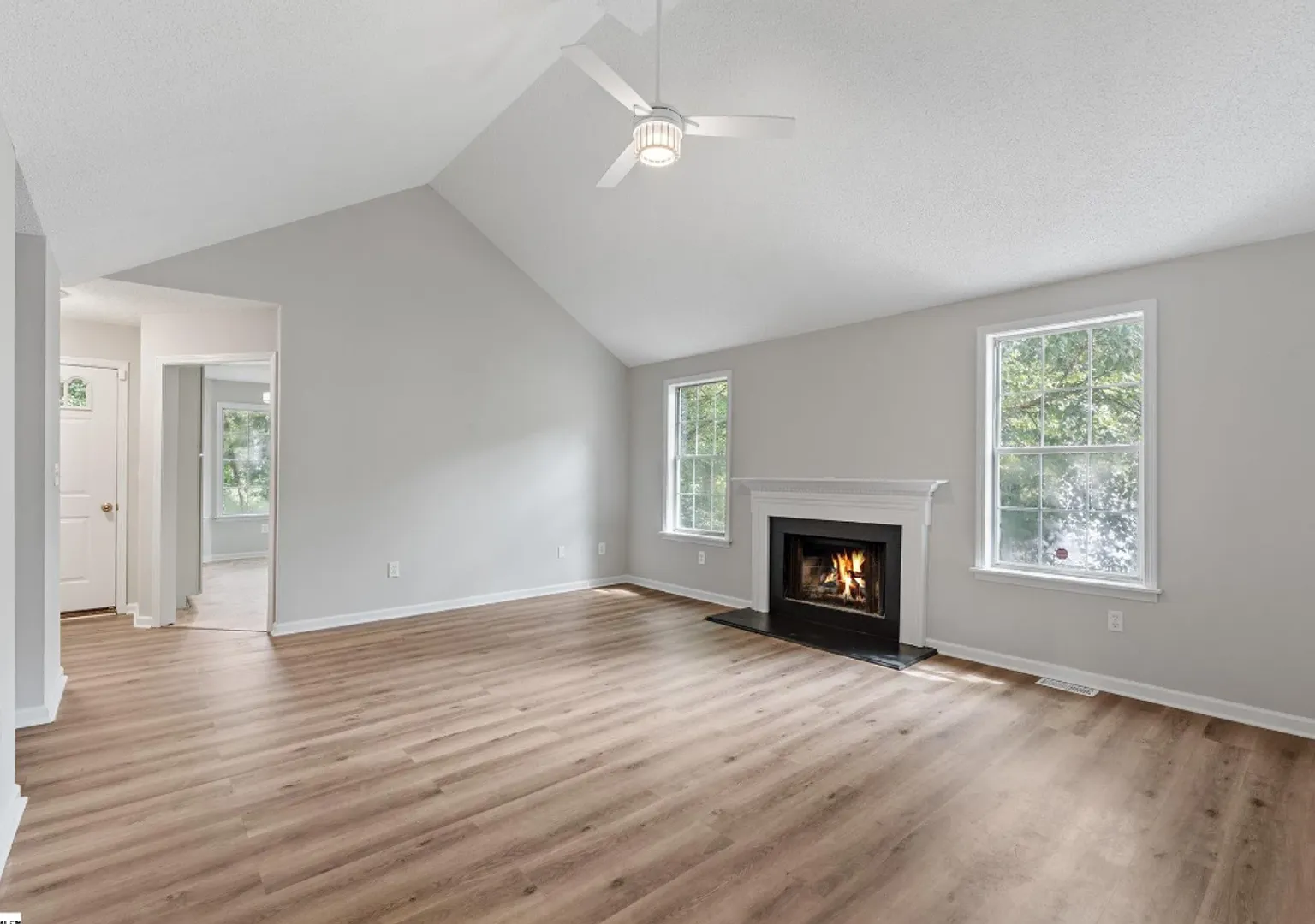 Charming 4/3 Home Downtown Greenville! — Photo 4