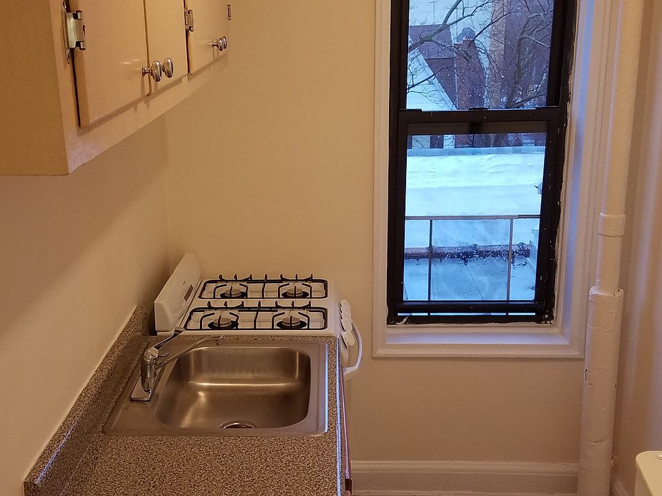 1st image of 3057 29th St #4th