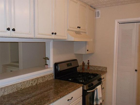 3rd image of 1412 Summit North Dr NE