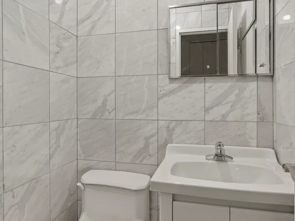 400 East 54th Street 14E image 9 of 9