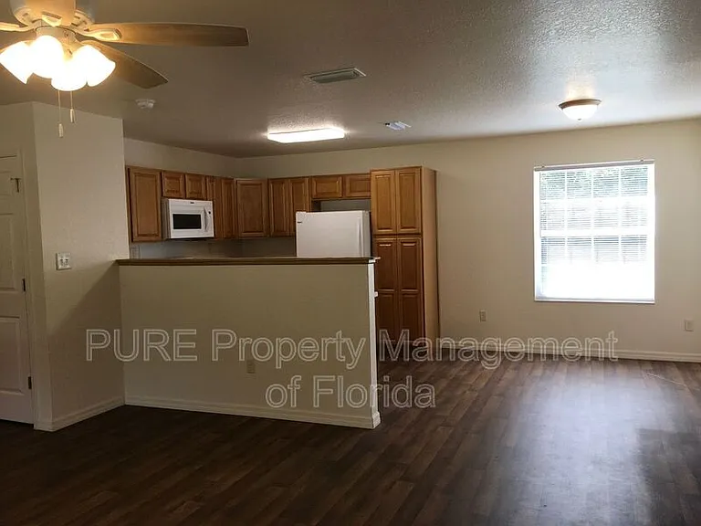 4700 NE 22nd Ave — Photo 5