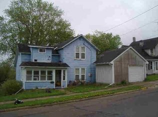 203 Spring St, Elroy, WI 53929