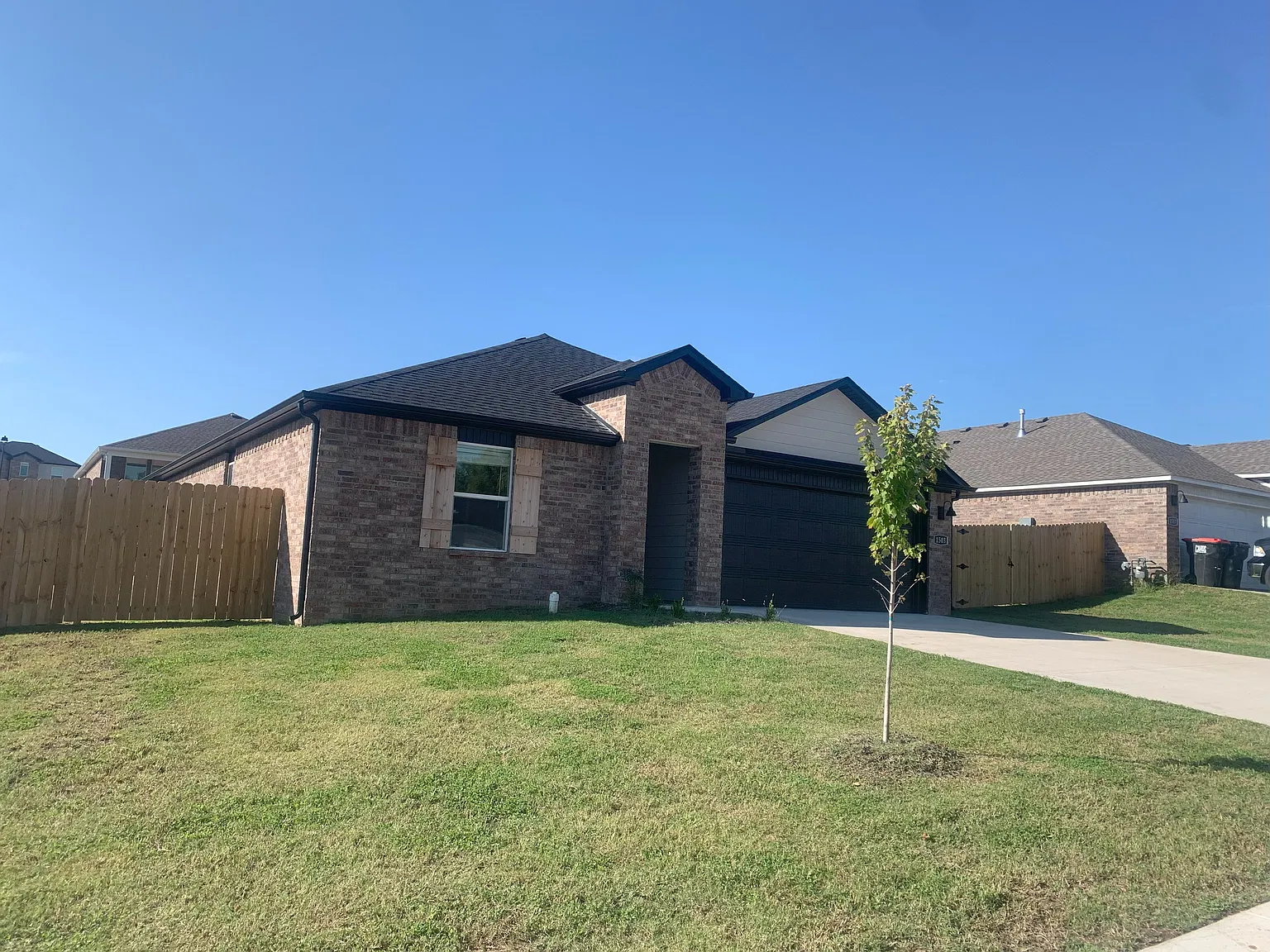 4 bed, 1859 sqft, $2,100 — Photo 2