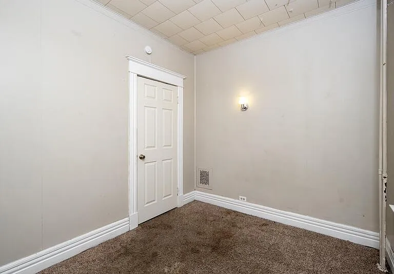 450 Yates St #2 — Photo 16