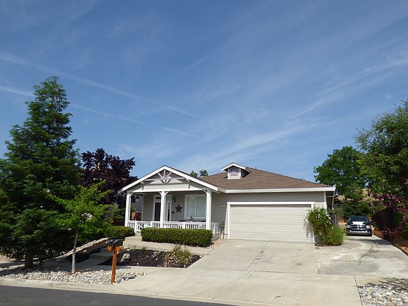 2nd image of 1728 Knoll Ct