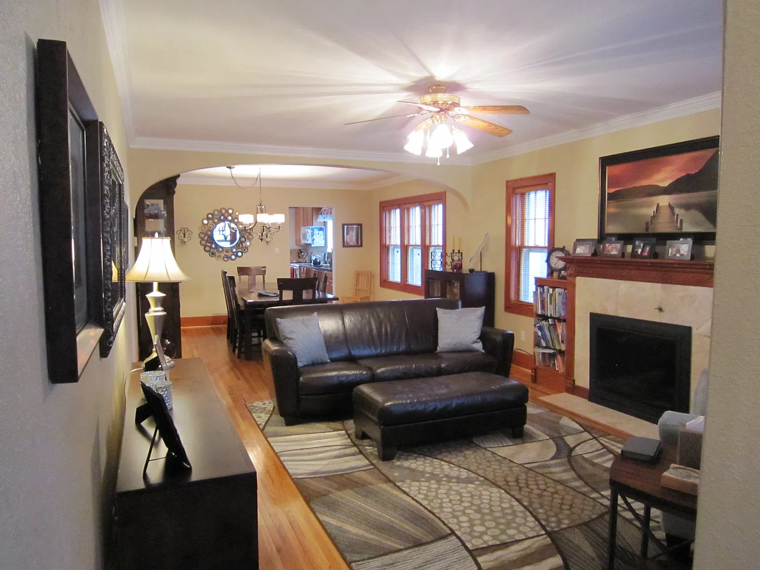 4 bed, 2430 sqft, $2,000 — Photo 2