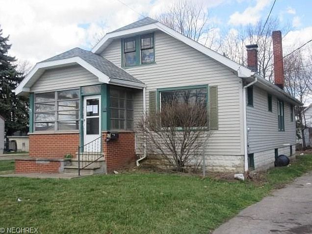 1st image of 216 E Philadelphia Ave