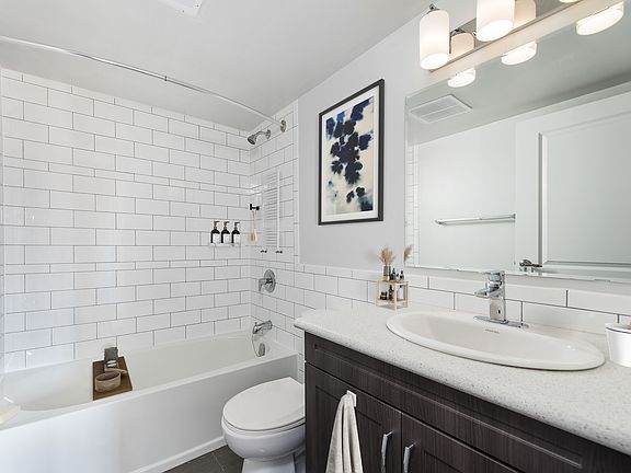 5th image of 95 Quebec St #503