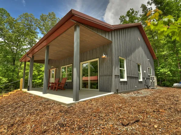 149 Knollwood Gln, Mineral Bluff, GA 30559
