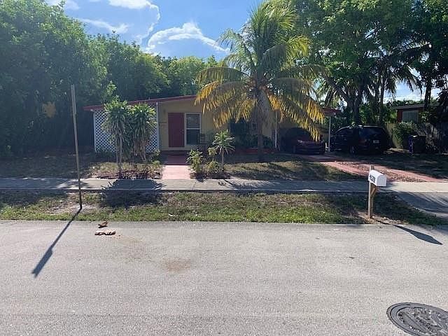 2nd image of 4511 NE 2nd Avenue