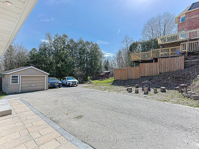 31 Mitchell Ave — Photo 16