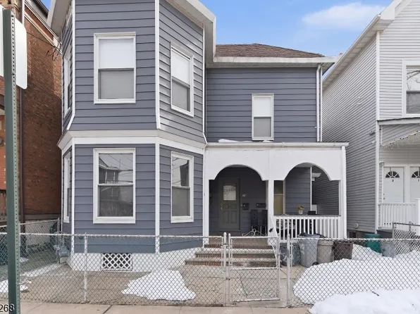 27 Jacques St, Elizabeth City, NJ 07201