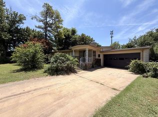 7104 Hilltop Ct, Midwest City, OK 73110