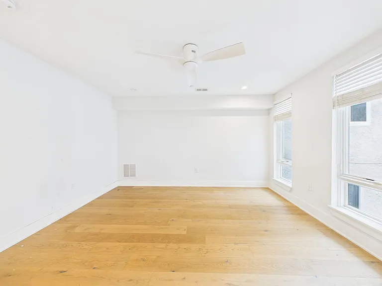 212 Bainbridge St #3 — Photo 14