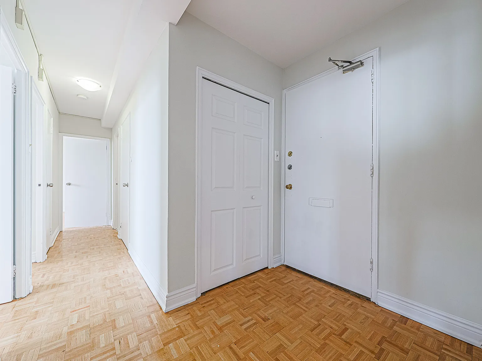 1440 Lawrence Avenue West — Photo 2