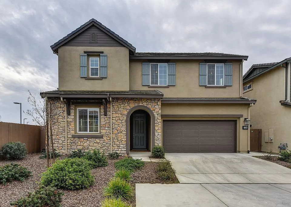 4138 Hydo Lake Way