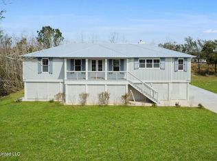 135 Melody Ln, Bay Saint Louis, MS 39520