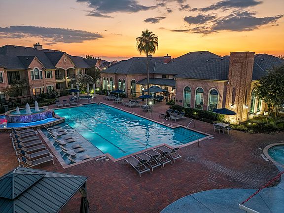 2nd image of 2020 Eldridge Pkwy #302