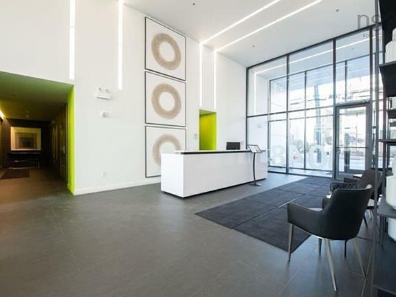 4th image of 1048 Wellington St #201