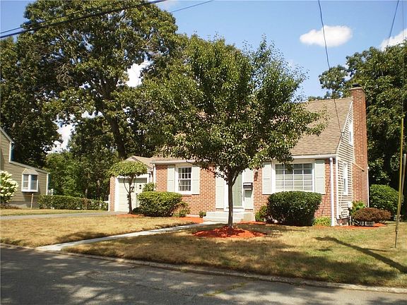 3rd image of 97 Parkway Dr